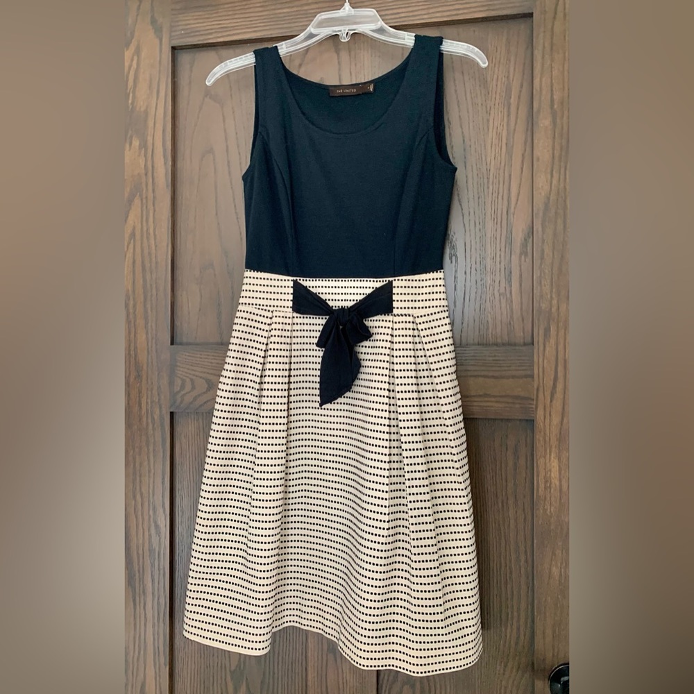 Size 0  The Limited Black and Cream Dress